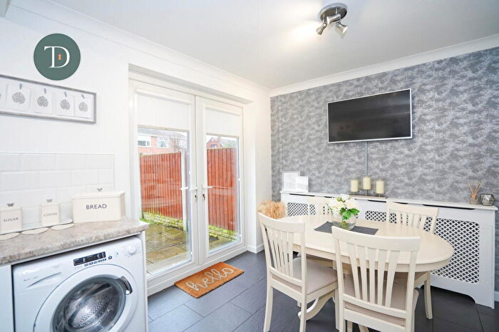 3 Bedroom Semi-Detached House For Sale In Walnut Grove, Whitby, Cheshire, CH66