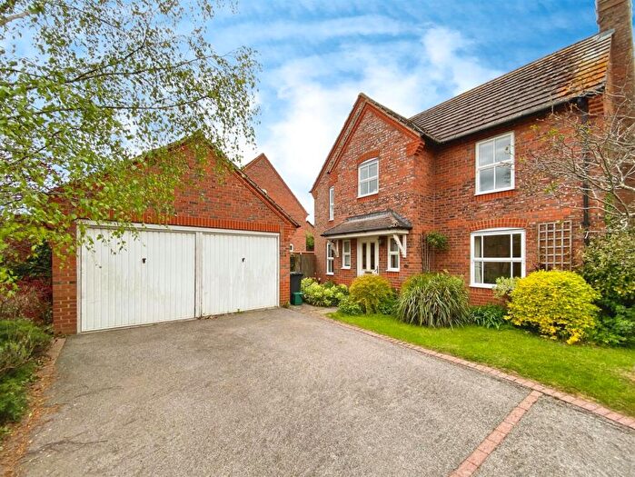 4 Bedroom Detached House For Sale In Hawthorn Way, Shipston-on-Stour, CV36