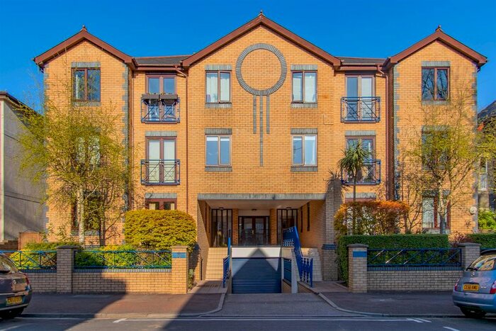 3 Bedroom Flat To Rent In Conway Road, Pontcanna, Cardiff, CF11