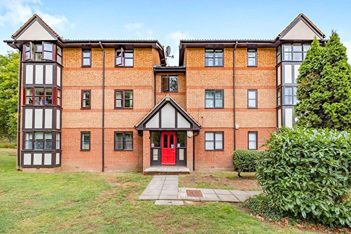 1 Bedroom Flat To Rent In Osprey Close, Falcon Way, Watford, Hertfordshire, WD25