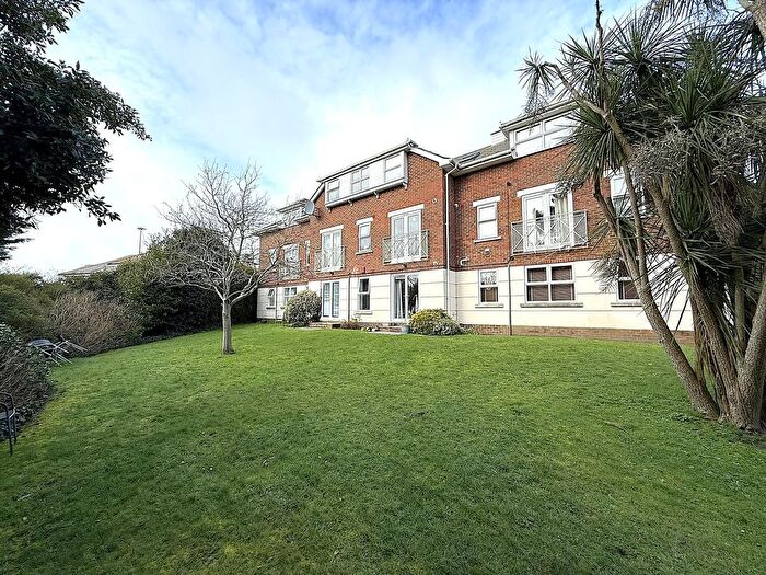 3 Bedroom Flat For Sale In Mount Pleasant Road, Poole, BH15