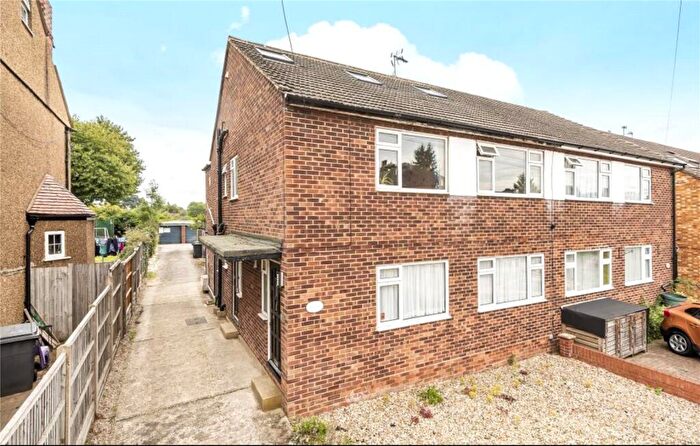 3 Bedroom Duplex For Sale In Clifford Road, Barnet, EN5