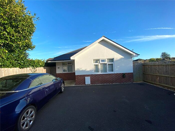 2 Bedroom Bungalow For Sale In Horsham Avenue, Kinson, Bournemouth, Dorset, BH10