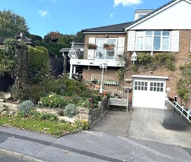 2 Bedroom Semi-Detached House For Sale In Priesthorpe Road, Farsley, Pudsey, LS28