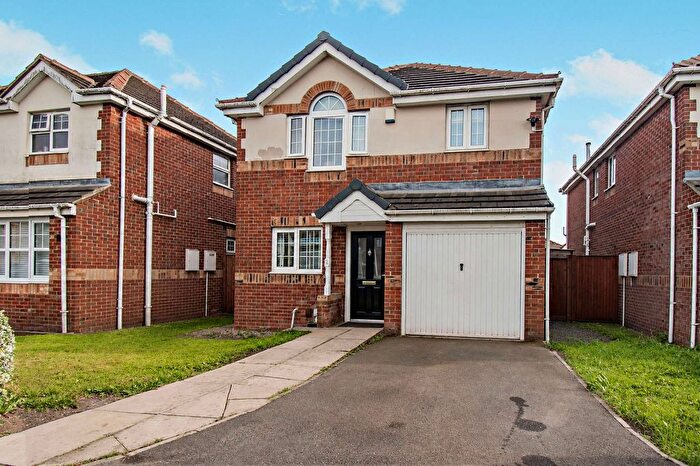 4 Bedroom Detached House For Sale In Shancara Court, Tingley, Wakefield, WF3