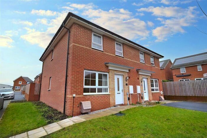3 Bedroom Semi-Detached House To Rent In Bradfield Avenue, Morley, Leeds, West Yorkshire, LS27
