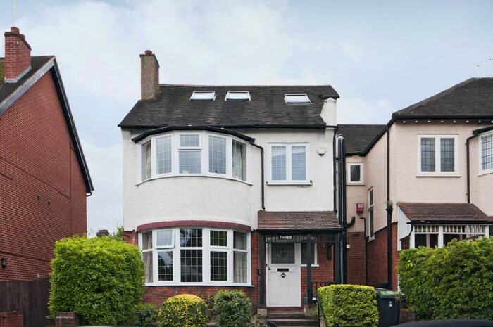 4 Bedroom Semi-Detached House To Rent In Grosvenor Road, London, N10