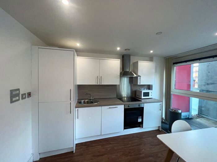 2 Bedroom Flat To Rent In Huntingdon Street, Nottingham, Nottinghamshire, NG1