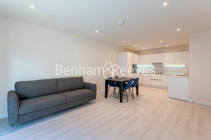 2 Bedroom Flat To Rent In Royal Engineers Way, Hampstead, NW7
