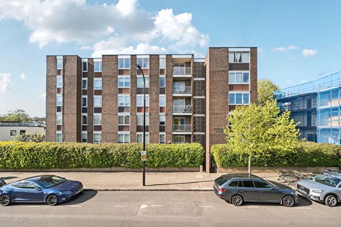 Apartment To Rent In Boundary Road, London, NW8