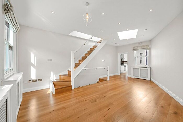 3 Bedroom Terraced House To Rent In Quill Lane, West Putney, SW15