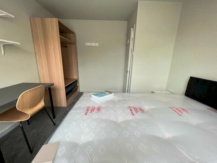 2 Bedroom Apartment To Rent In Sycamore Court, Beeston, Nottingham, NG9