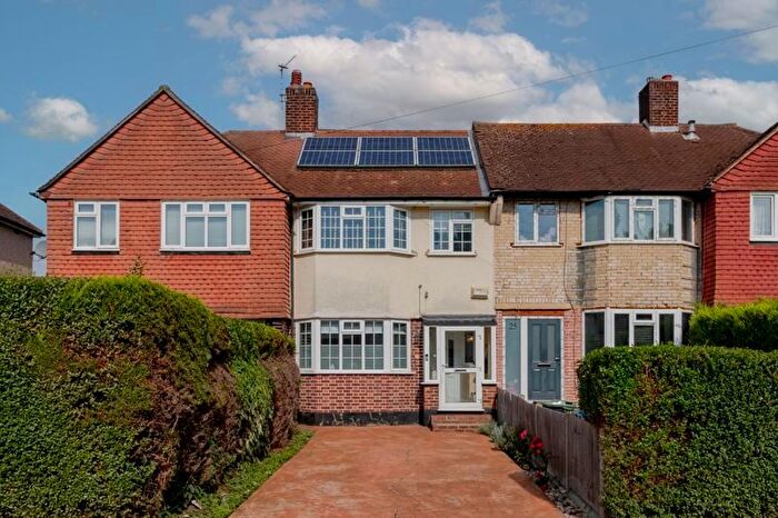 3 Bedroom Property For Sale In Caverleigh Way, Worcester Park, KT4