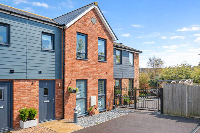 3 Bedroom End Of Terrace House For Sale In Orca Mews, Leighton Buzzard, LU7