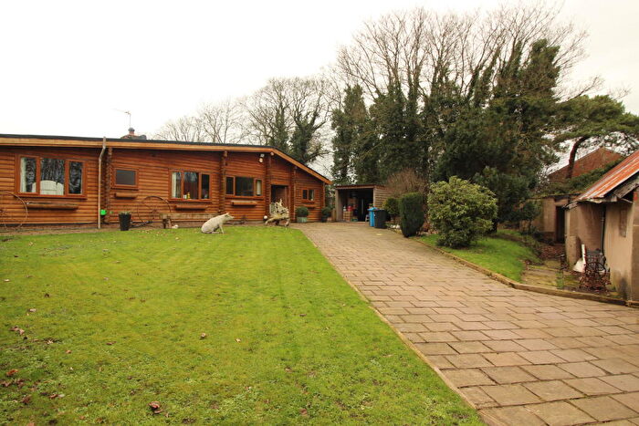 4 Bedroom Lodge For Sale In Pinewood Lodge, Lower Lane, Freckleton, Preston, Lancashire, PR4
