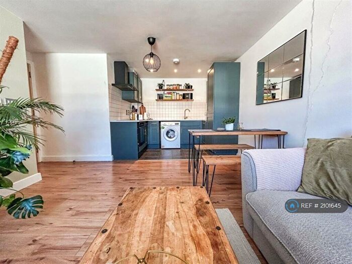 2 Bedroom Flat To Rent In Bedford Street, Leamington Spa, CV32