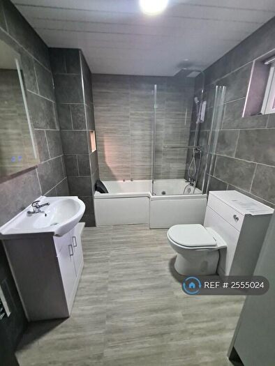 3 Bedroom Flat To Rent In Regent Street, Smethwick, B66