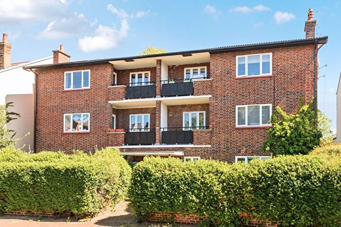 2 Bedroom Flat For Sale In Baskerville Road, London, SW18