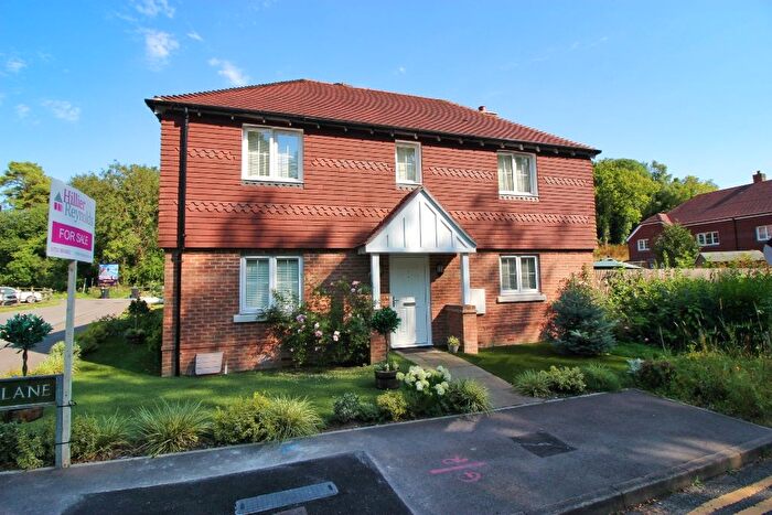4 Bedroom End Of Terrace House For Sale In Thong Lane, Borough Green, TN15