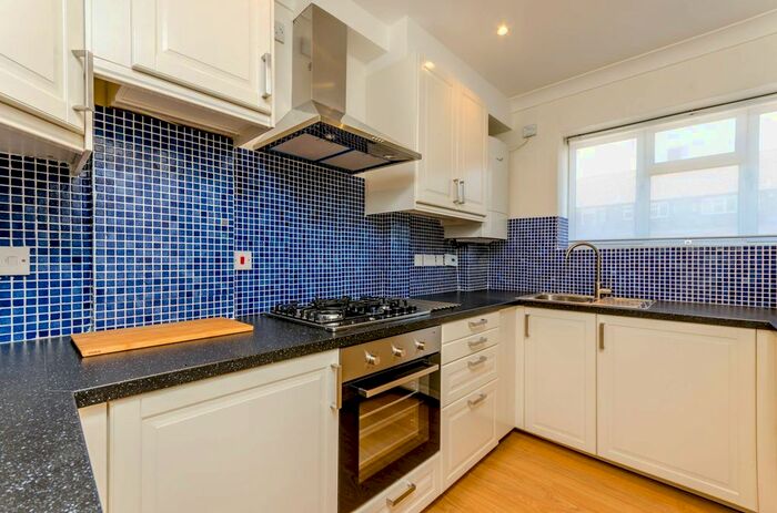 3 Bedroom Flat To Rent In Aubyn Square, Roehampton, London, SW15