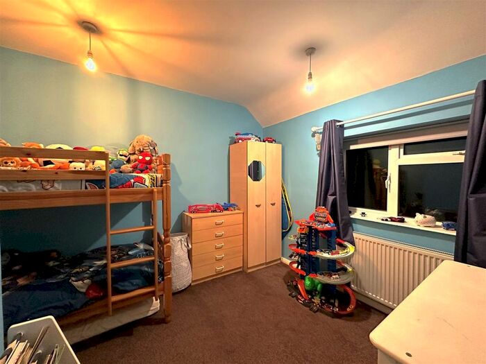 3 Bedroom End Of Terrace House For Sale In Culverden Road, Watford, WD19