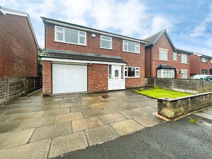 4 Bedroom Detached House For Sale In Myrtle Grove, Whitefield, M45