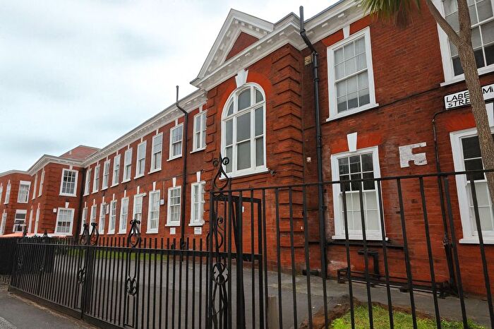 3 Bedroom Flat To Rent In Laburnum Street, London, E2