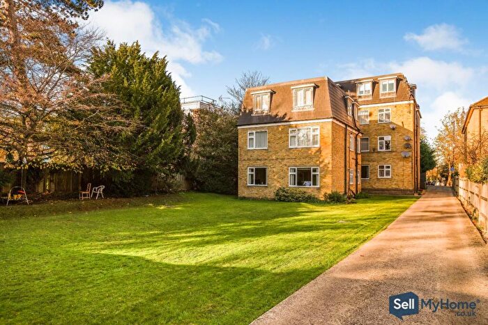 2 Bedroom Flat For Sale In Walton Court, Warham Road, South Croydon, CR2