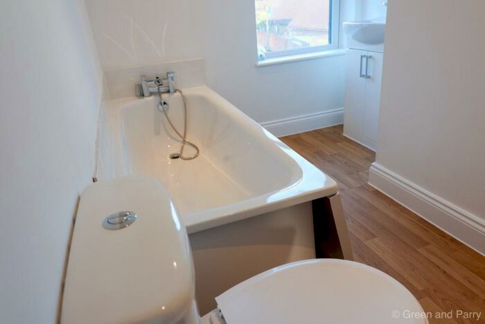 3 Bedroom Property To Rent In Brewery Lane, Byfleet, KT14