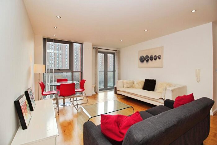 2 Bedroom Flat For Sale In Gotts Road, Leeds, West Yorkshire, LS12