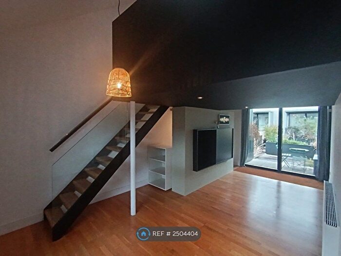 2 Bedroom Terraced House To Rent In Fir Street, Salford, M6