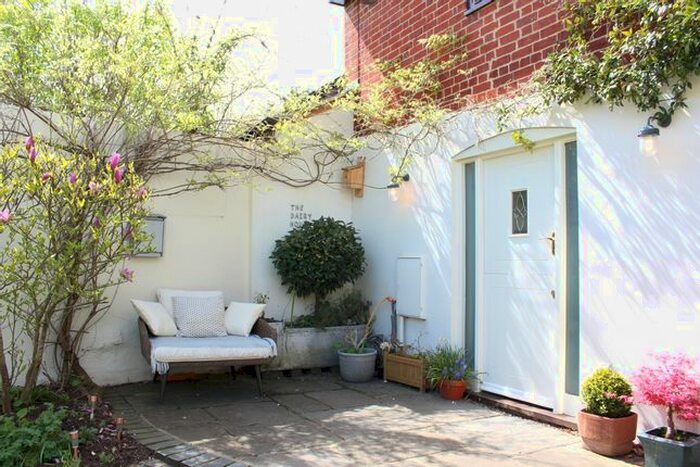 4 Bedroom Barn Conversion To Rent In Tidmarsh Lane, Tidmarsh, Reading, RG8