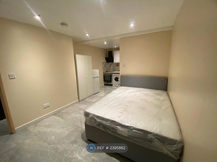 Studio To Rent In Haslemere Avenue, Mitcham, CR4