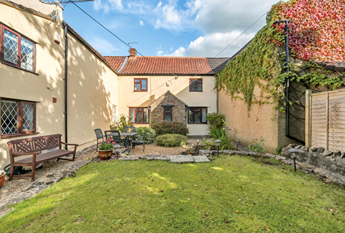 4 Bedroom Semi-Detached House For Sale In Siston Lane, Bristol, BS30