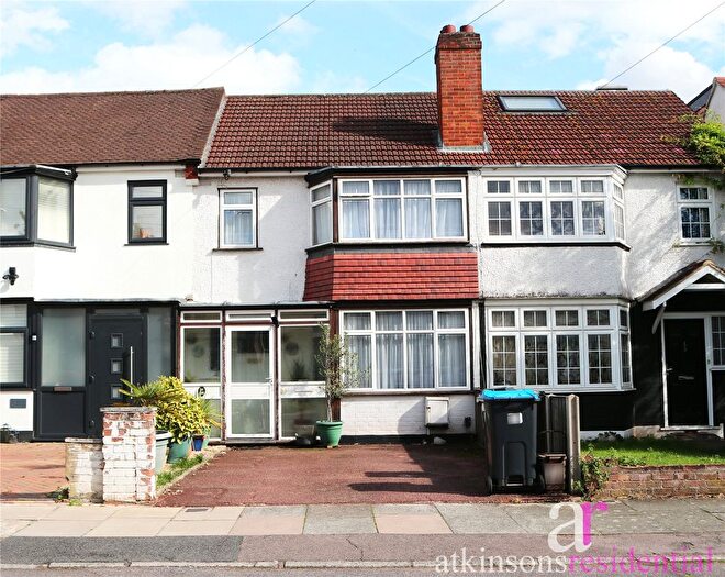 3 Bedroom Terraced House For Sale In Tynemouth Drive, Enfield, Middlesex, EN1