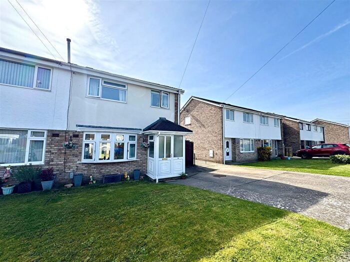 3 Bedroom Semi Detached House For Sale In Lapwing Avenue, Caldicot, NP26