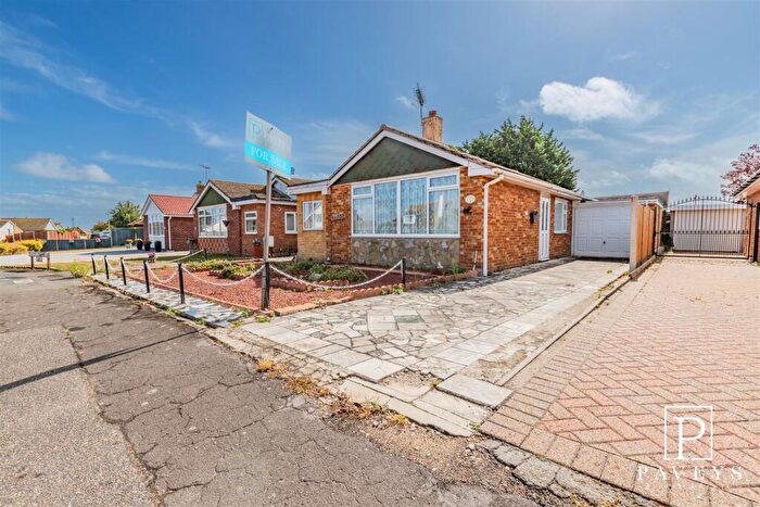 3 Bedroom Detached Bungalow For Sale In Sussex Gardens, Holland-On-Sea, CO15