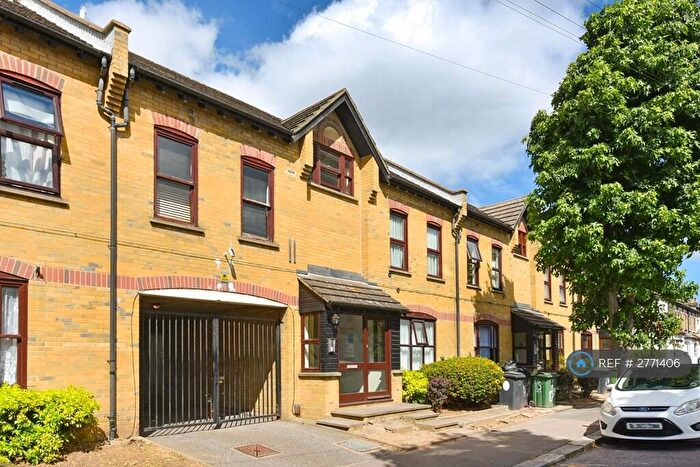 1 Bedroom Flat To Rent In Haronton Court, London, E10