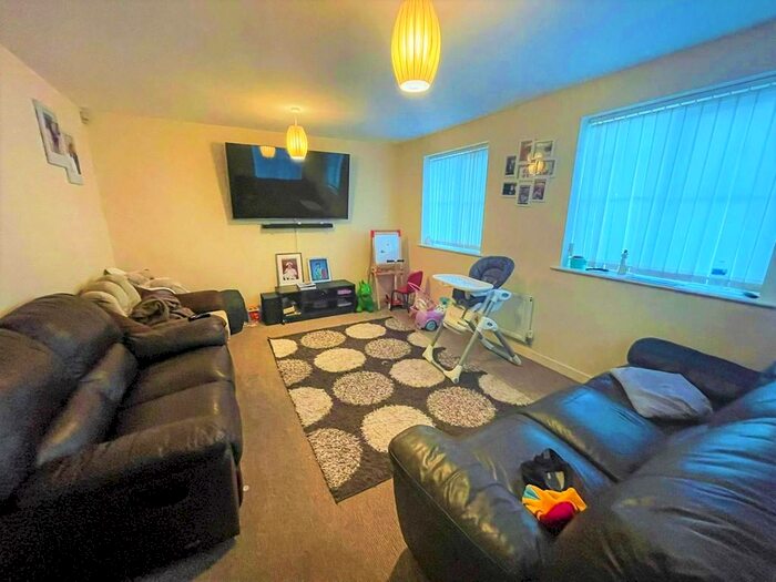 3 Bedroom Detached House To Rent In Smedley Close, Aspley, Nottingham, NG8