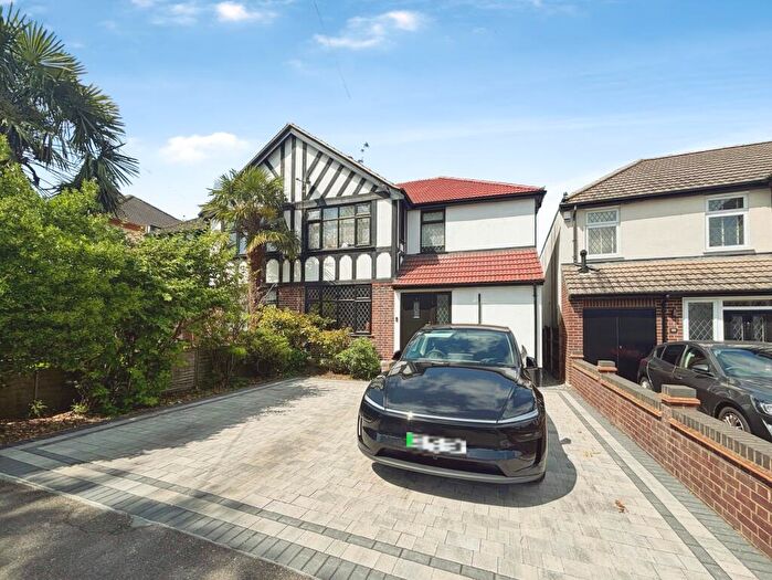 4 Bedroom Semi-Detached House To Rent In Acacia Drive, Upminster, RM14