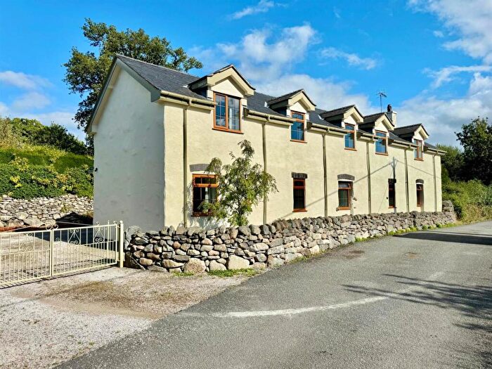 3 Bedroom House For Sale In Tyn-Y-Groes, Conwy, LL32