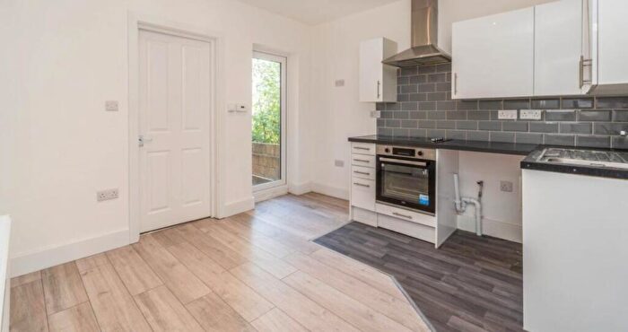 2 Bedroom Apartment To Rent In Winchester Road, SO16