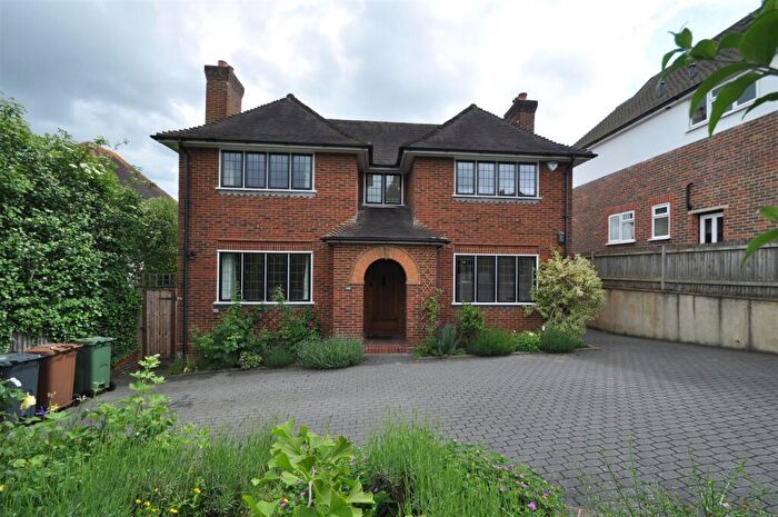 4 Bedroom House To Rent In Irwin Road, Guildford, Surrey, GU2