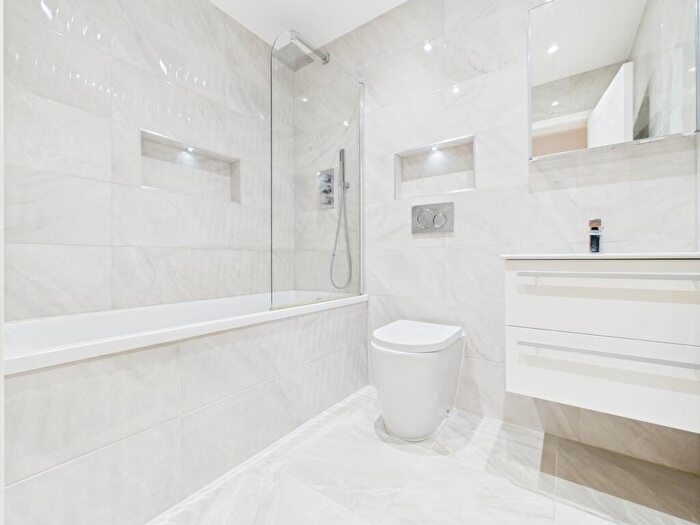 1 Bedroom Flat To Rent In Lime Tree Way, Chineham, Basingstoke, RG24