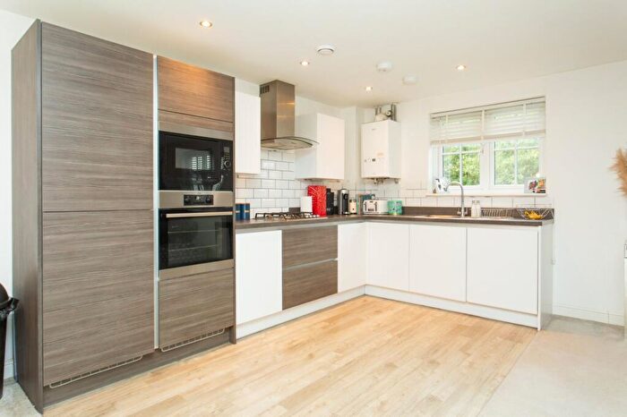 2 Bedroom Flat For Sale In Sidney Grove, Herne Bay, CT6