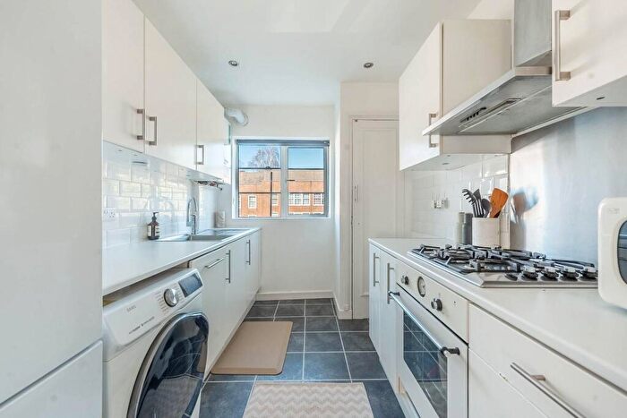 2 Bedroom Flat To Rent In Chester Place, Northwood, HA6