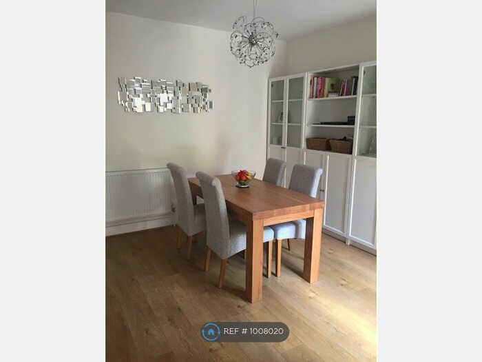 2 Bedroom Terraced House To Rent In Queens Road, Morden, SM4