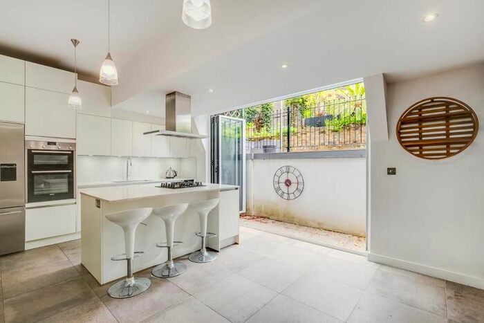 5 Bedroom Property To Rent In Antrim Grove, Belsize Grove, NW3