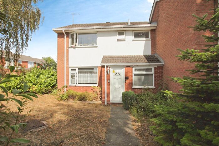 3 Bedroom Terraced House For Sale In Coniston Close, Rugby, CV21