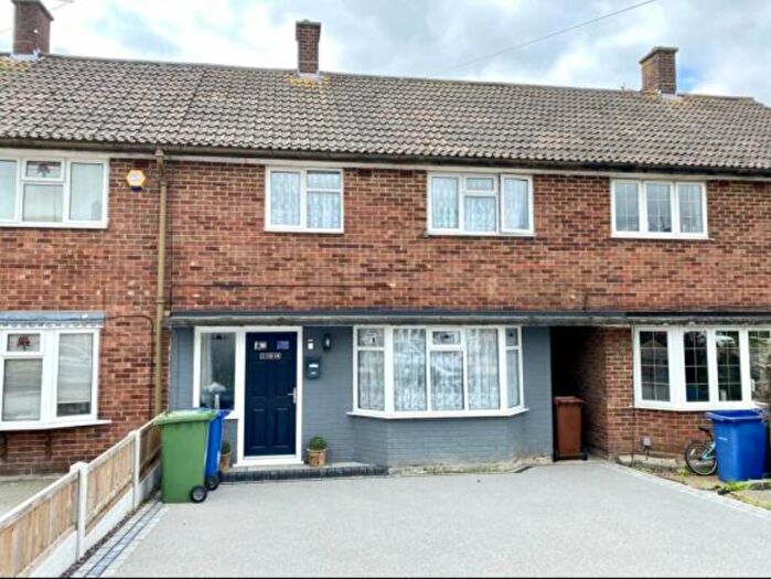 3 Bedroom Terraced House For Sale In Abbotts Drive, Stanford Le Hope, SS17